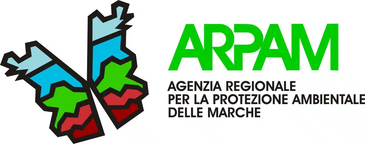 Soccorso Alluvionale e Fluviale Europa Logo a forma di farfalla con il testo: